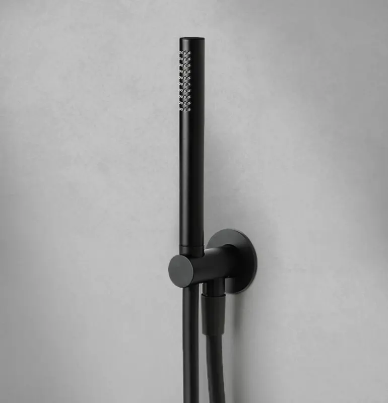 Waterevolution Flow badgarnituur compleet met muuraansluiting Geborsteld Messing T1621LE