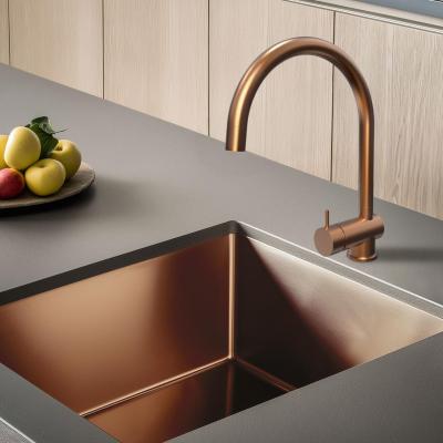 Waterevolution Flow keukenmengkraan PVD Geborsteld Koper met uittrekbare uitloop T155CPE