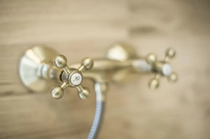 Aquadesign Marseille klassieke opbouw douchekraan met sterknoppen Brons inclusief handdoucheset