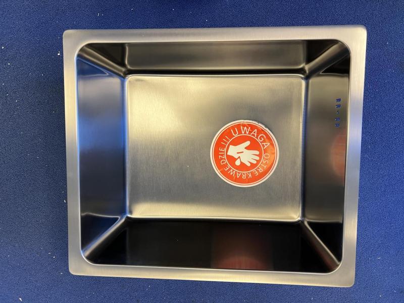 OUTLET Deukje en krassen Aquadesign R25 steel opbouw, onderbouw en vlakinbouw spoelbak gun metal 34x40cm 	1208970654