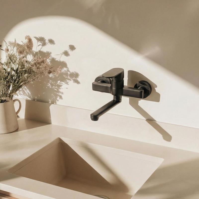 Aquanello Casa Eenhendel Keuken Muurkraan Zwart met uitloop 15 cm BL-1415-CS